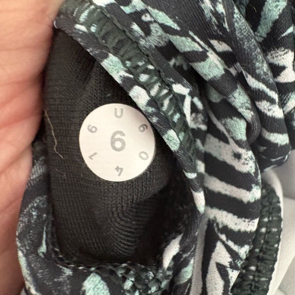 Lululemon Wunder Under Hi-Rise Pants "Dazzle" Alpine Black, White & Green Size 6 - Picture 3 of 9